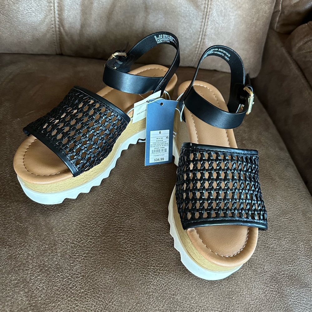 Universal Thread Wedge 👡